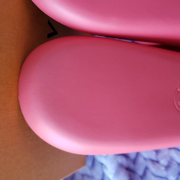 Louis Vuitton Sunbath Coral Rubber Canvas Mule - Picture 14 of 16